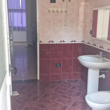 Vila Hazbi Tare Aparthotel *