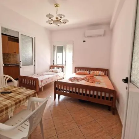 Vila Hazbi Tare Aparthotel